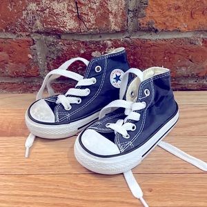 EUC Hightop Converse Sneakers
